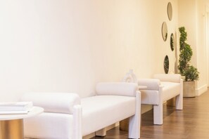 Sauna, body treatments, hydrotherapy, aromatherapy, hot stone massages