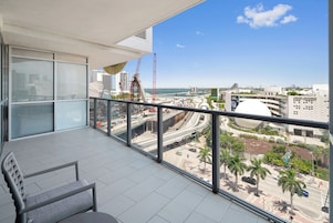 Deluxe Room, 2 Queen Beds, Bay View | Room amenity