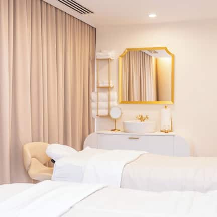 Sauna, body treatments, hydrotherapy, aromatherapy, hot stone massages