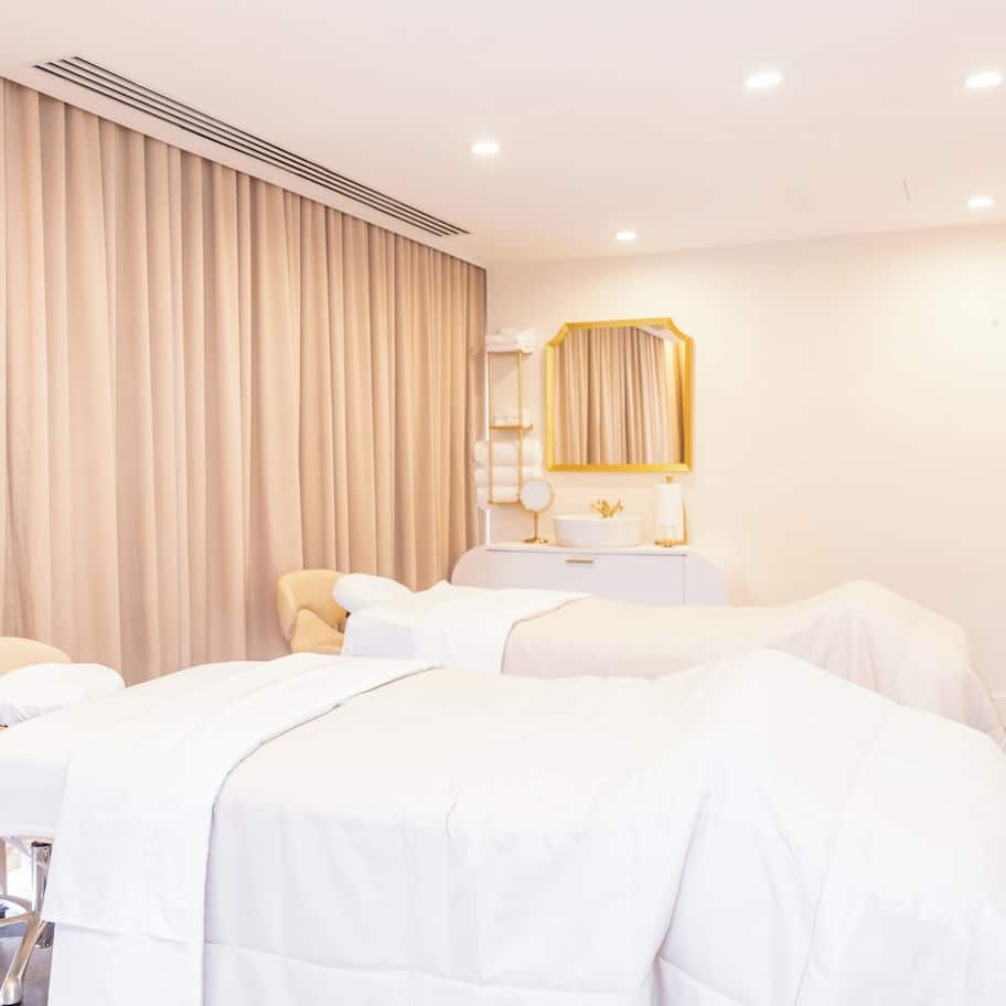 Sauna, body treatments, hydrotherapy, aromatherapy, hot stone massages