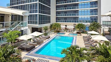 2 outdoor pools, free cabanas, pool umbrellas
