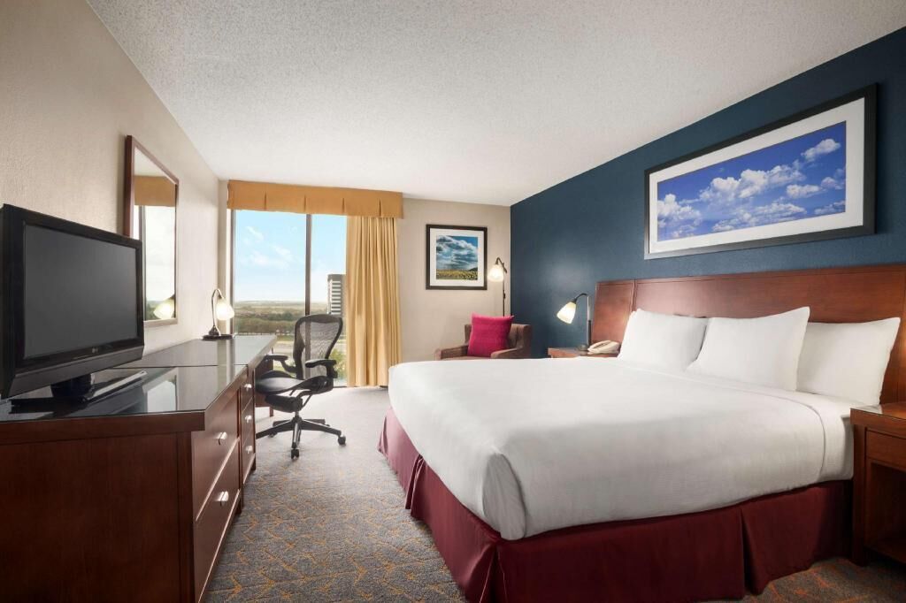 Premium bedding, down duvets, in-room safe, desk