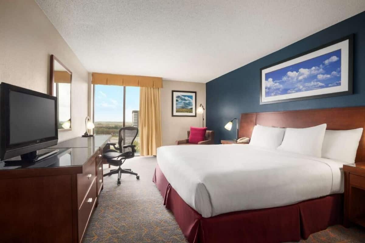 Premium bedding, down duvets, in-room safe, desk