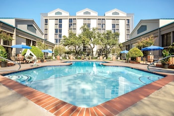 DoubleTree by Hilton Dallas - DFW Airport North