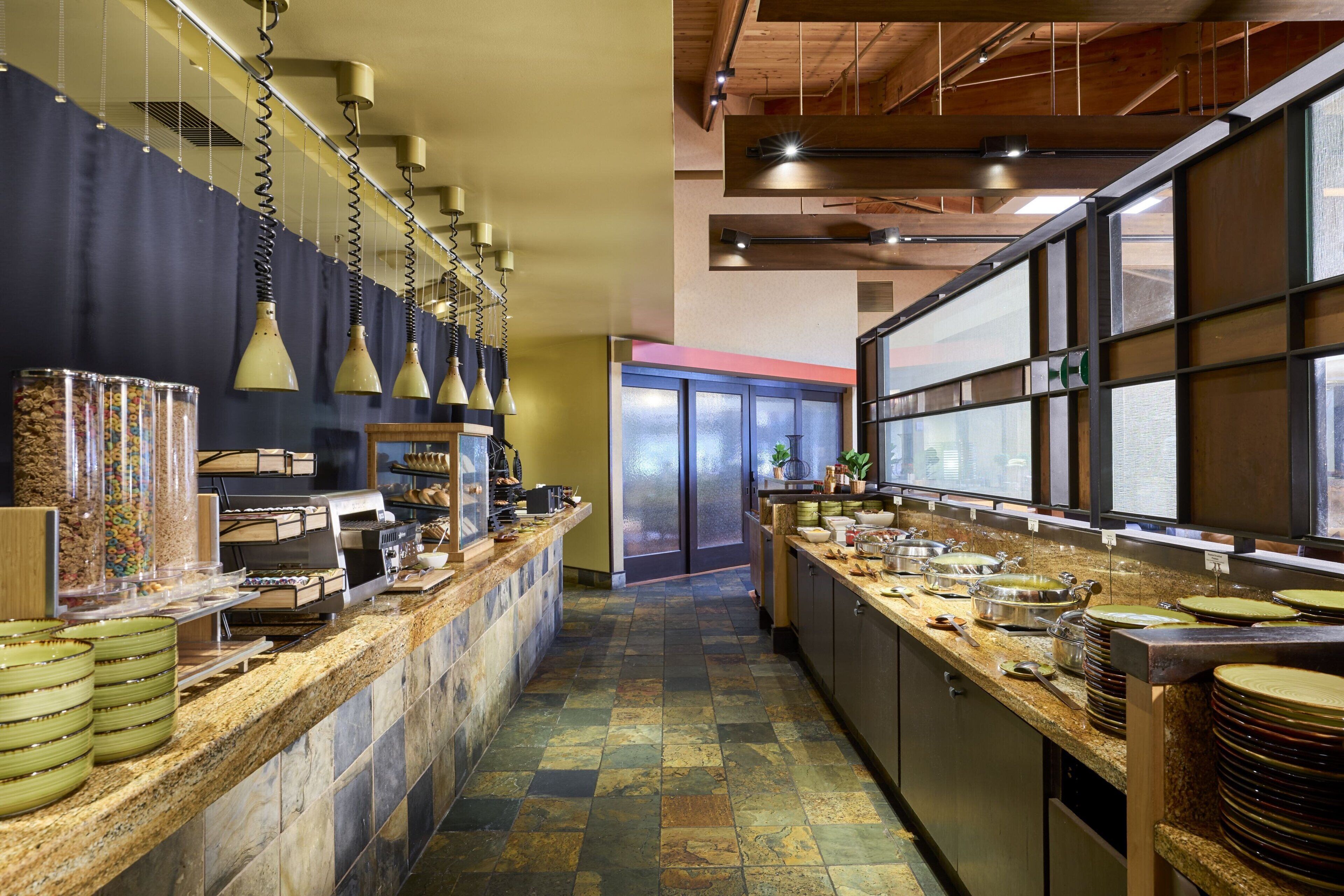 Colazione a buffet, servita tutte le mattine (29 USD a persona) 