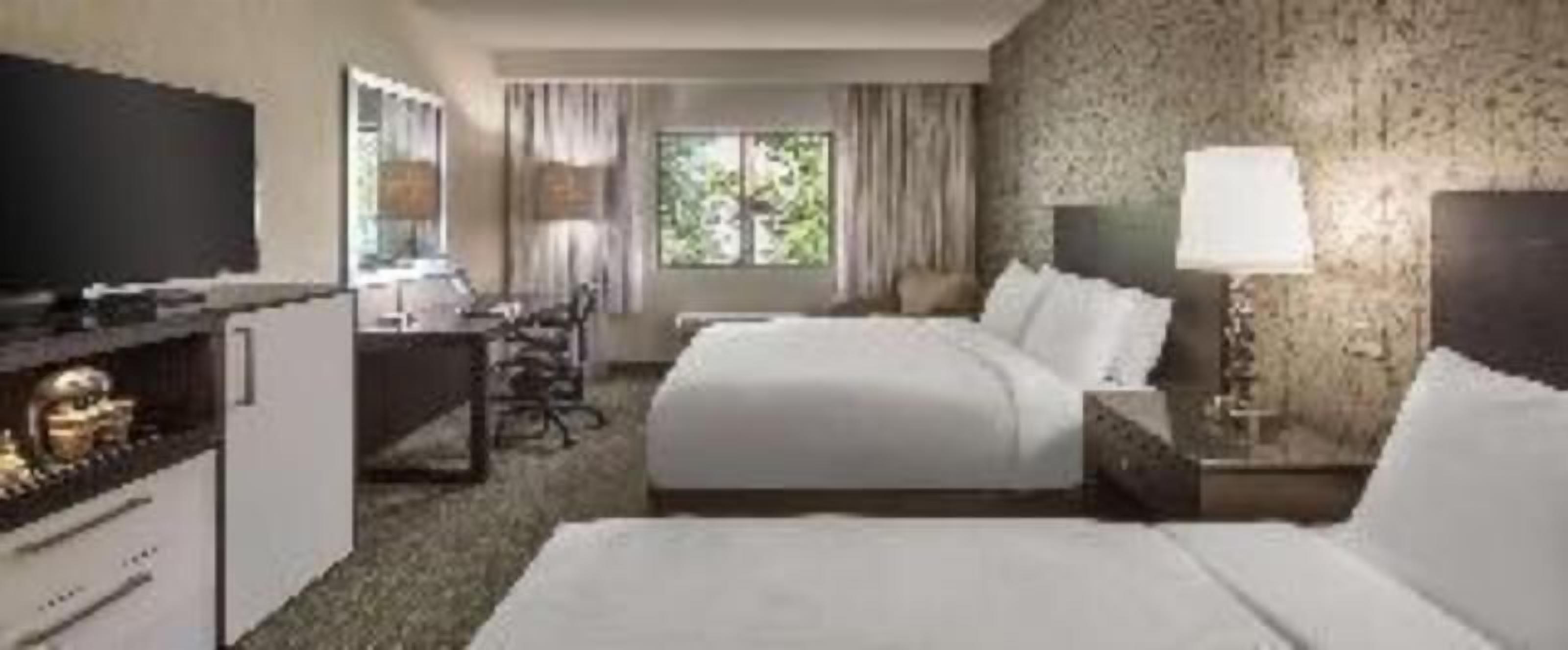 Premium bedding, in-room safe, desk, iron/ironing board