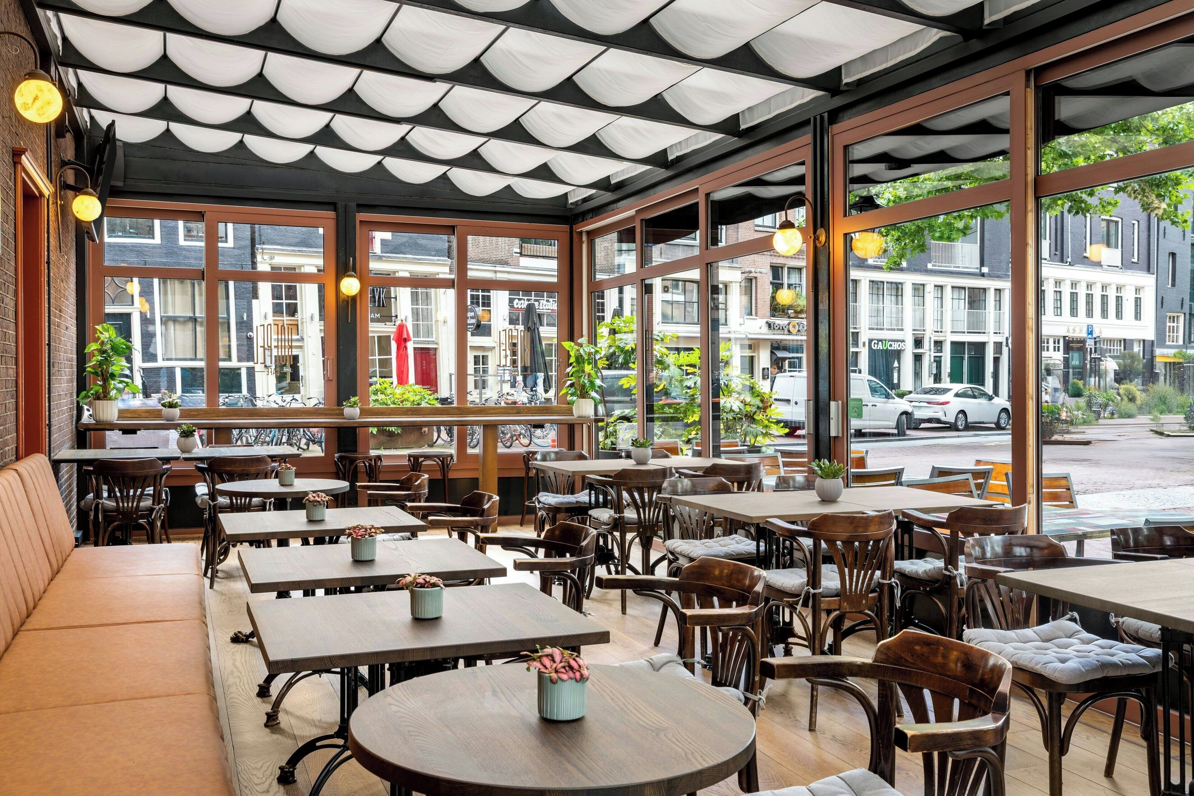 2 restaurants, breakfast, lunch served; local and international cuisine