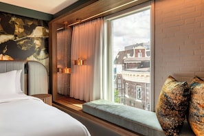 1 bedroom, premium bedding, pillowtop beds, in-room safe