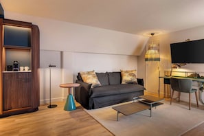 Suite Club, 1 très grand lit et 1 canapé-lit, non-fumeur | Salle de séjour