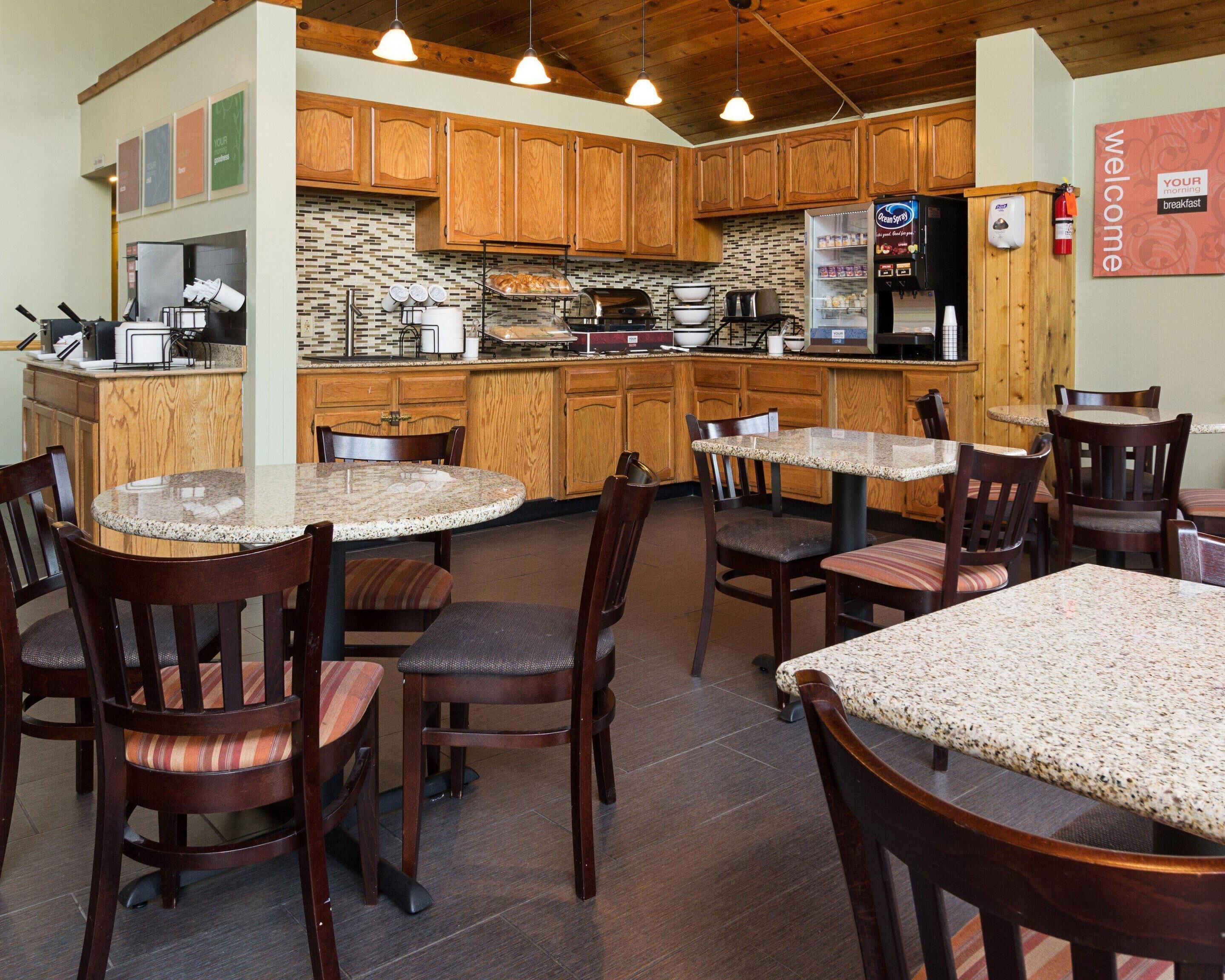 含每日吃到飽早餐