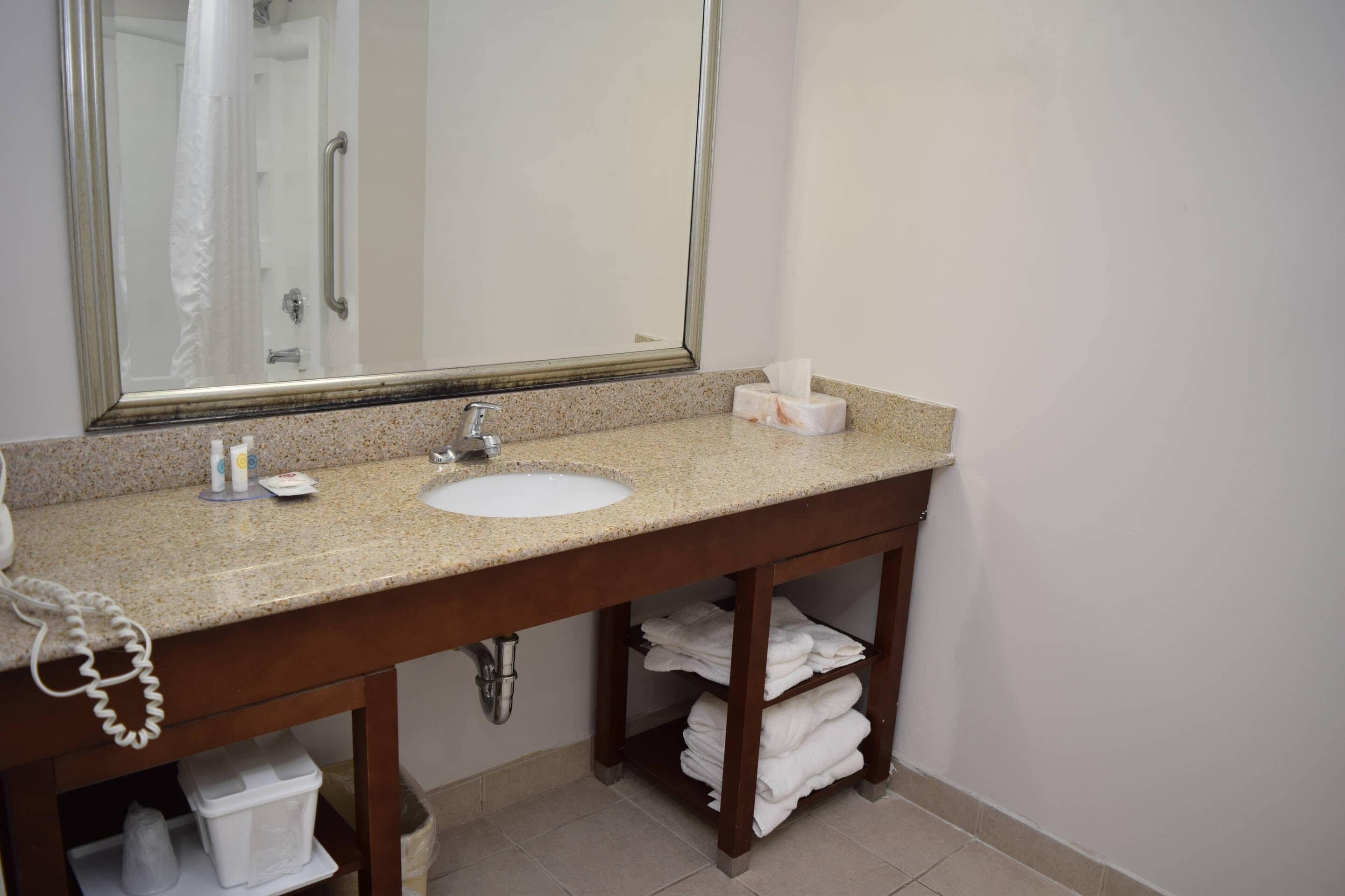 Photo - Comfort Inn & Suites Syracuse-Carrier Circle