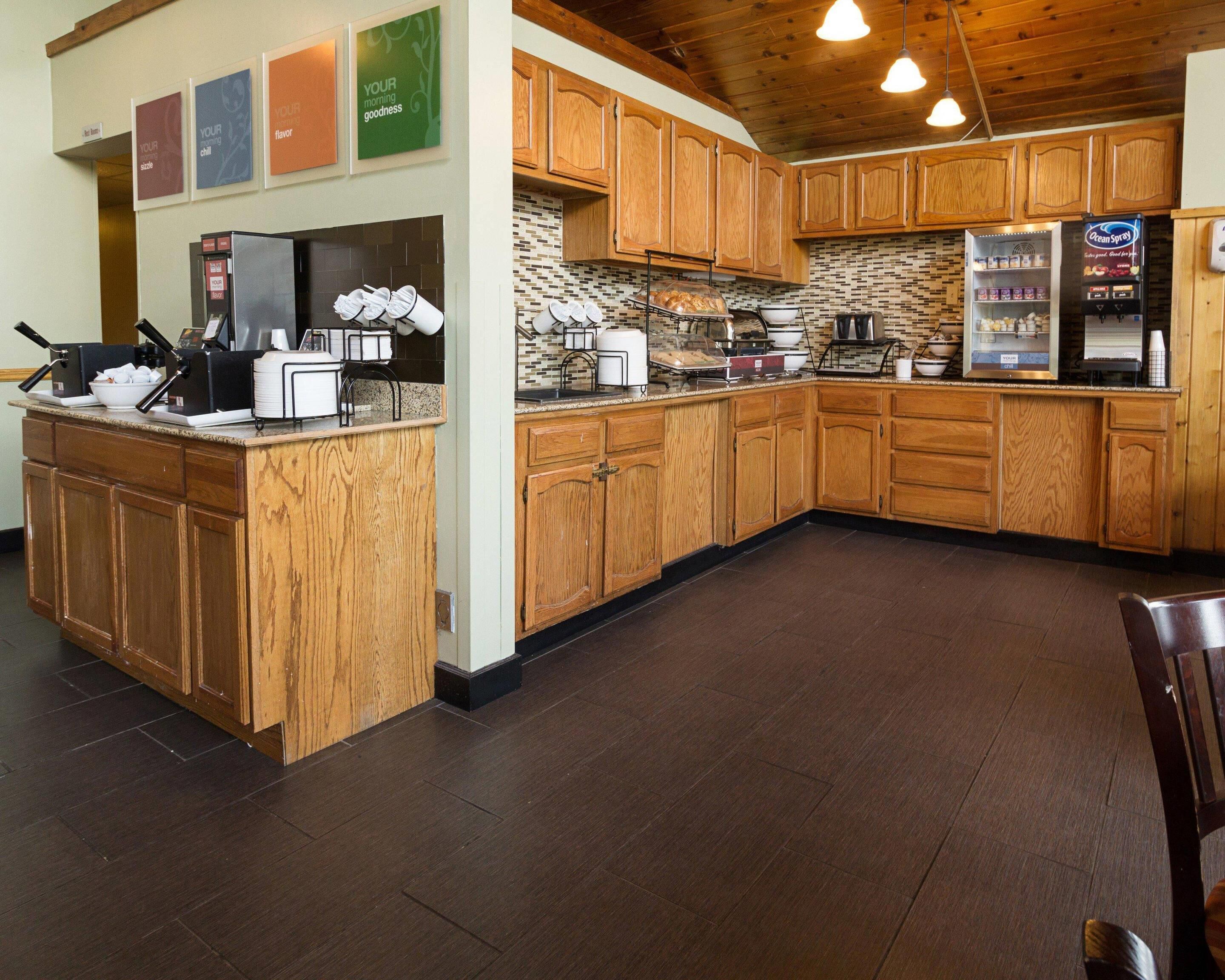 Photo - Comfort Inn & Suites Syracuse-Carrier Circle