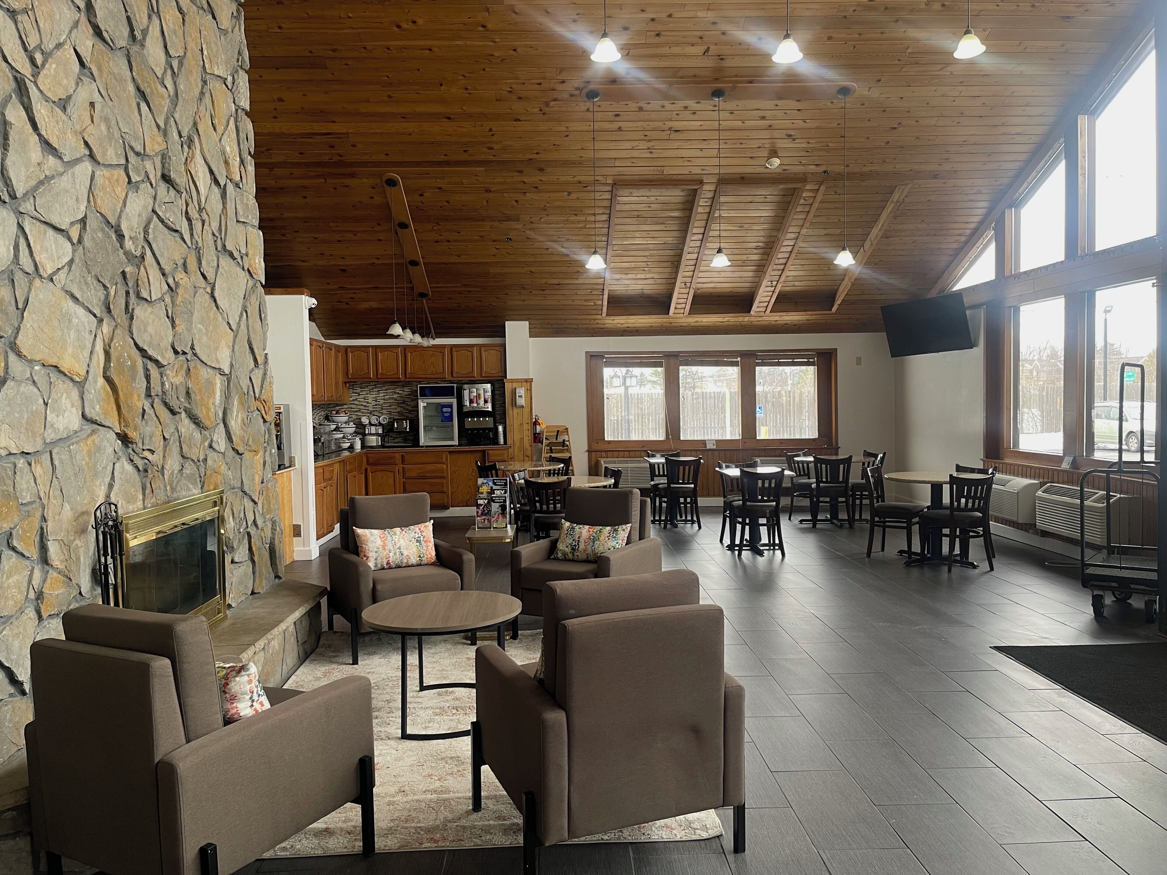 Photo - Comfort Inn & Suites Syracuse-Carrier Circle