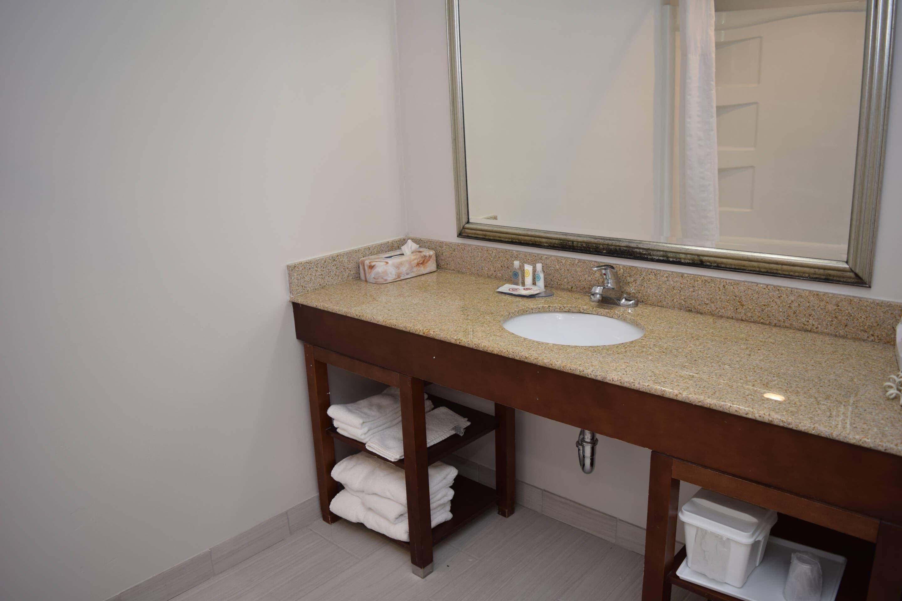 Photo - Comfort Inn & Suites Syracuse-Carrier Circle