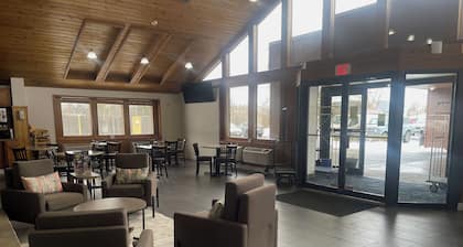 Comfort Inn & Suites Syracuse-Carrier Circle