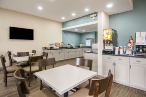 Free daily on-the-go breakfast - Sleep Inn & Suites Tuscaloosa East (Tuscaloosa)