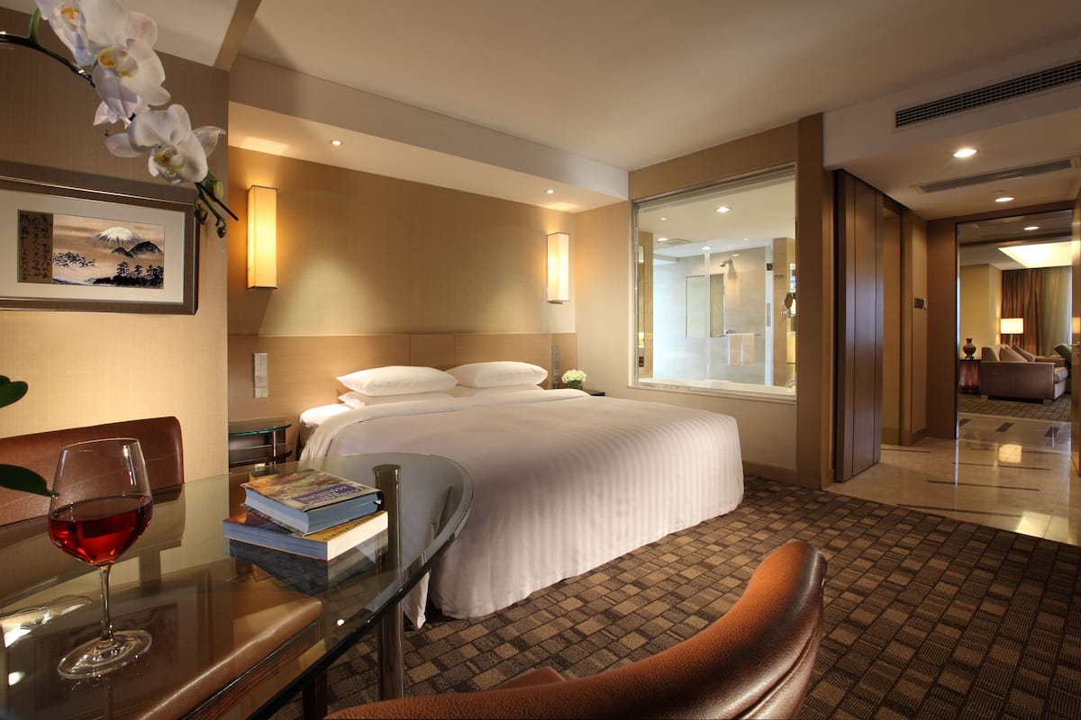 Deluxe Suite, 1 King Bed