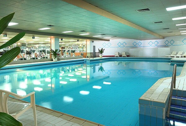 Indendørs pool