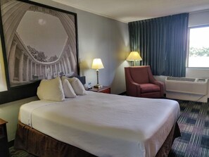 Deluxe Room, 1 Double Bed | 1 bedroom, in-room safe, desk, free WiFi