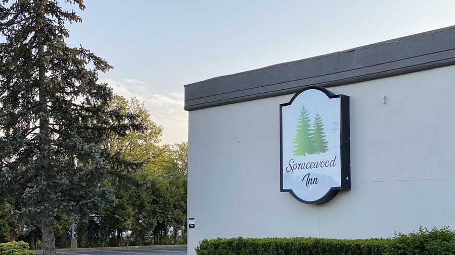 Sprucewood Inn
