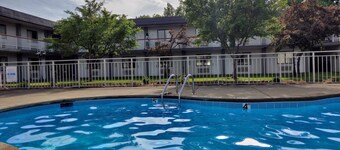 Sprucewood Inn