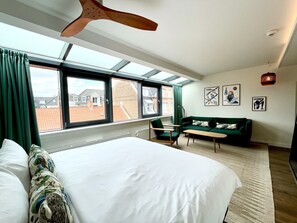 Superior-rum - 1 kingsize-säng | 1 sovrum, gratis wi-fi och sängkläder