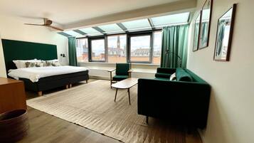 Superior Room, 1 King Bed