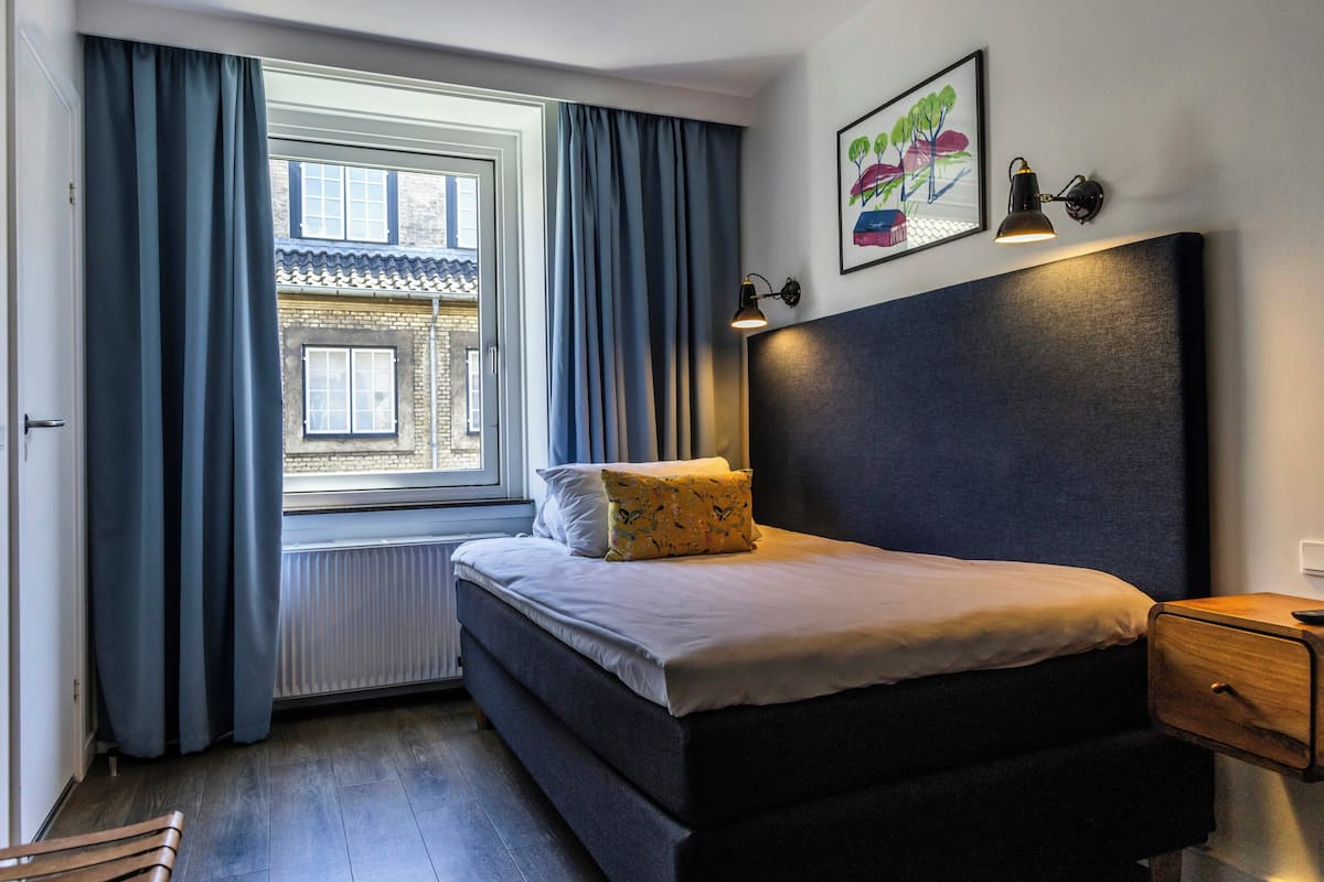 Room (COSY ONE for One) | 1 bedroom, WiFi (free), bed sheets
