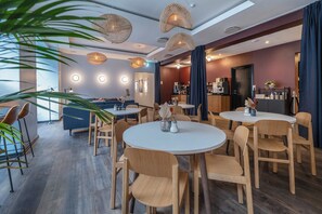 Bar (on property) - Motel One Copenhagen (Copenhagen)