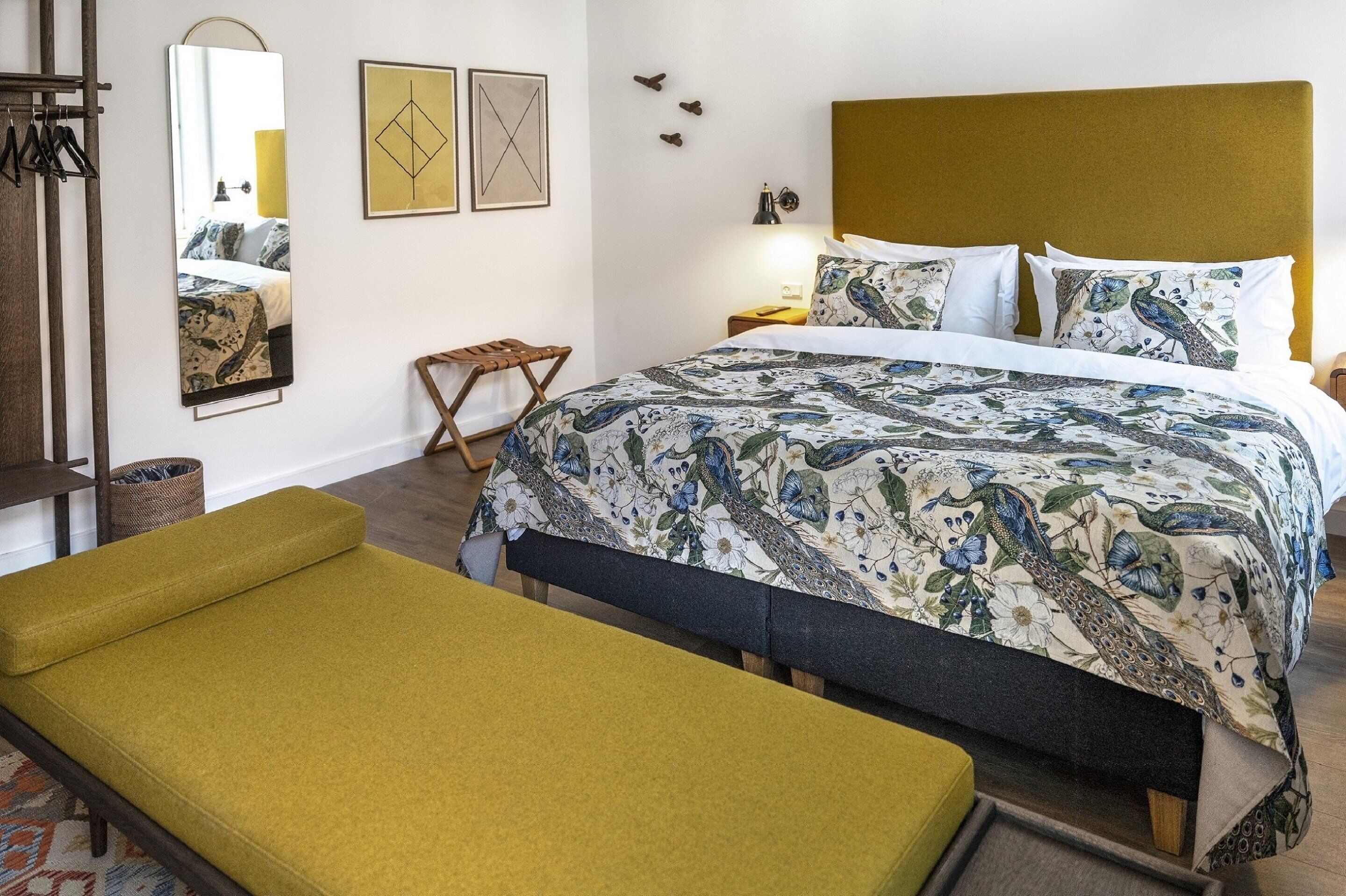 business room, 1 double bed | 1 bedroom, free wifi, bed sheets