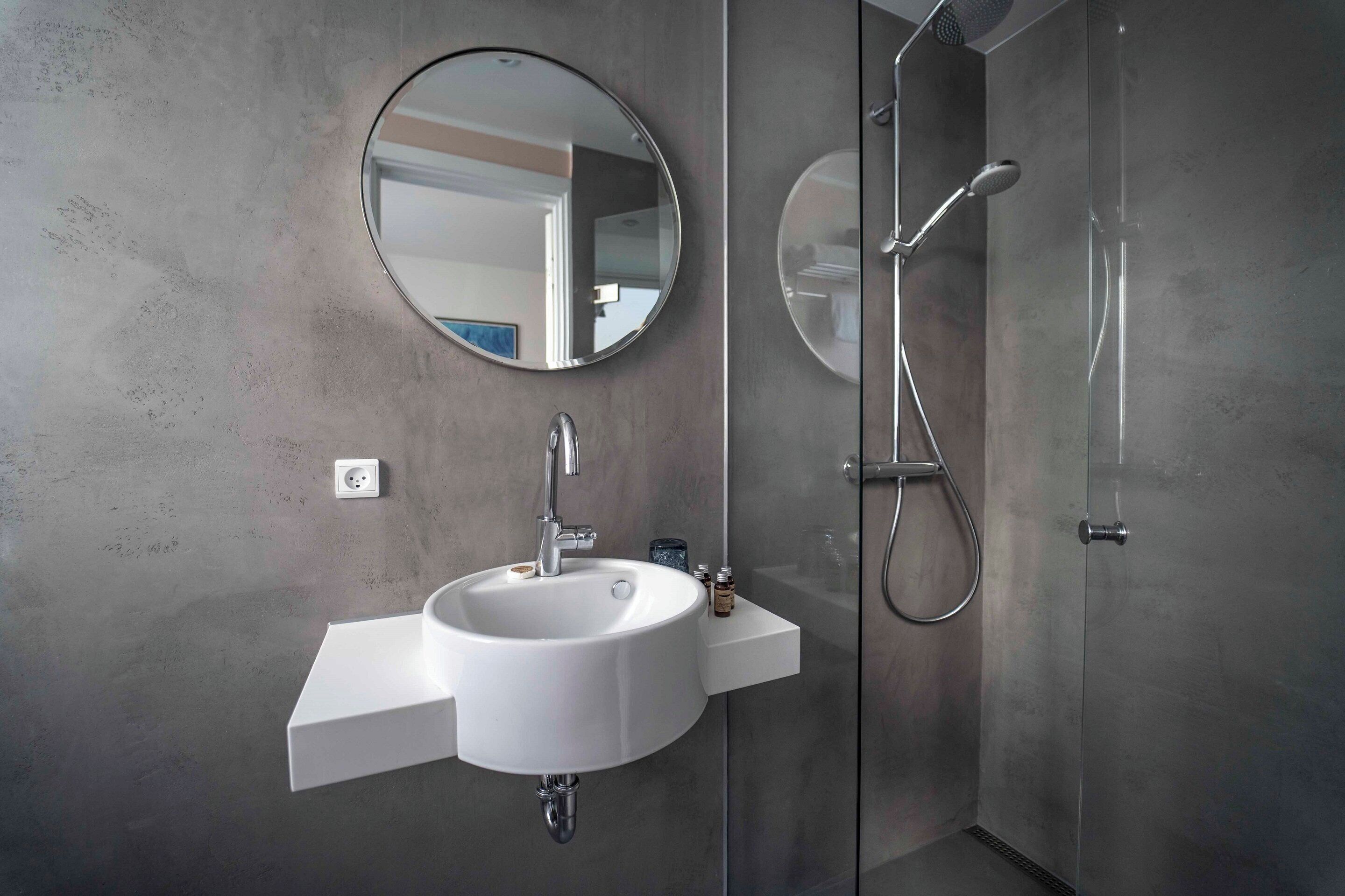 shower, rainfall showerhead, eco-friendly toiletries, hair dryer