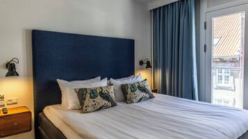 Room (THE ONE)