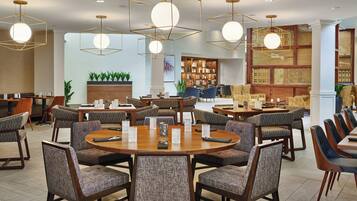 Se sirven desayunos, almuerzos y cenas