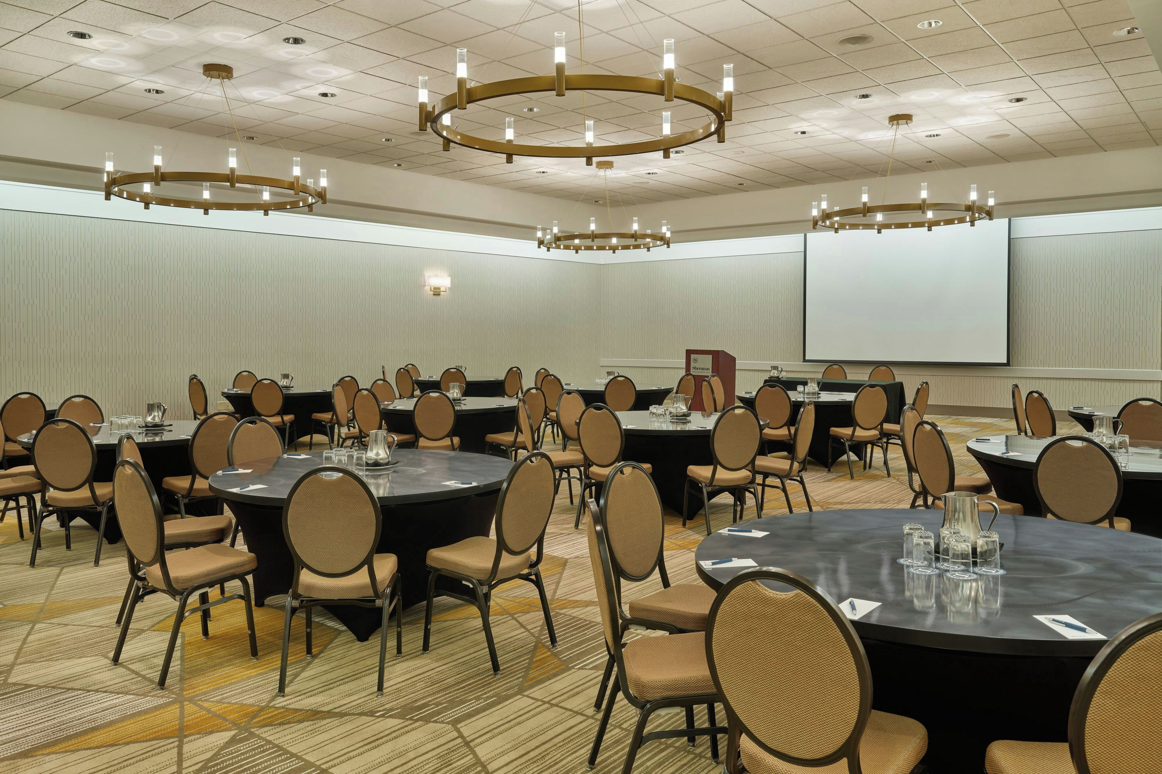 Photo - Sheraton Portland Airport Hotel