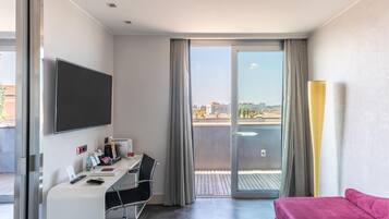 Junior Suite, 1 King Bed, Terrace, City View | Premium bedding, minibar, in-room safe, desk