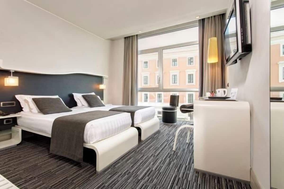 1 Schlafzimmer, hochwertige Bettwaren, Minibar, Zimmersafe