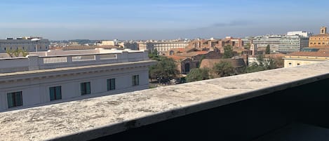 Suite junior, 1 cama King size, Terraza, vista a la ciudad | Vista del balcón