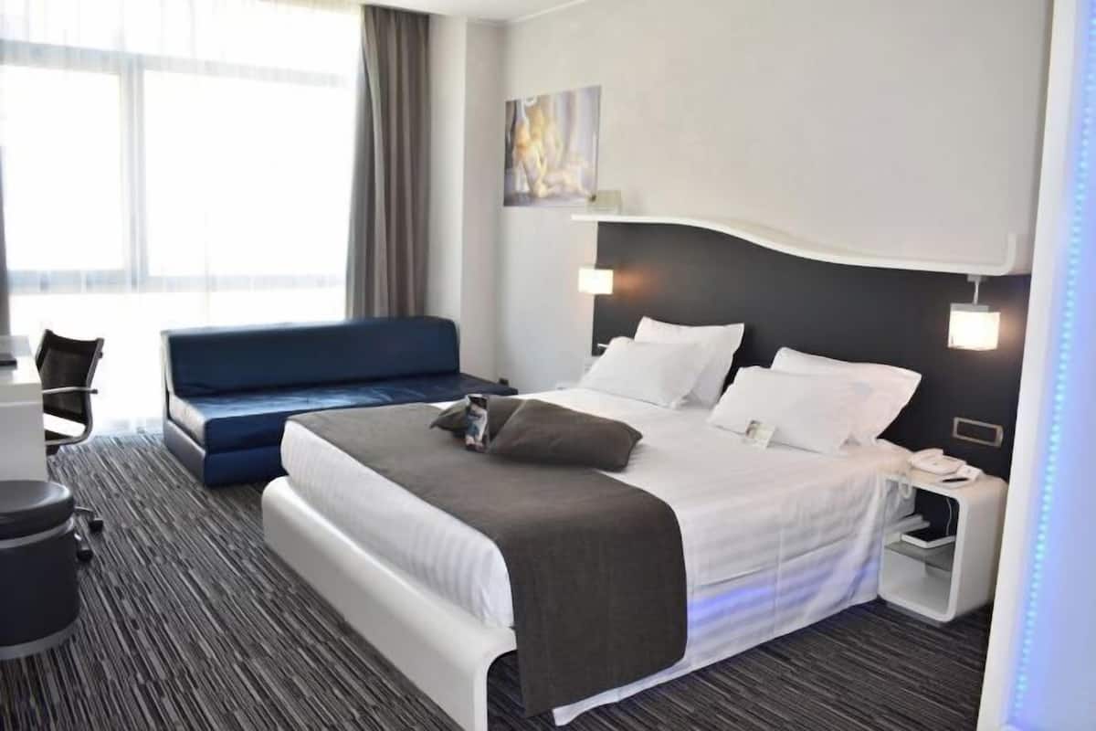 1 Schlafzimmer, hochwertige Bettwaren, Minibar, Zimmersafe