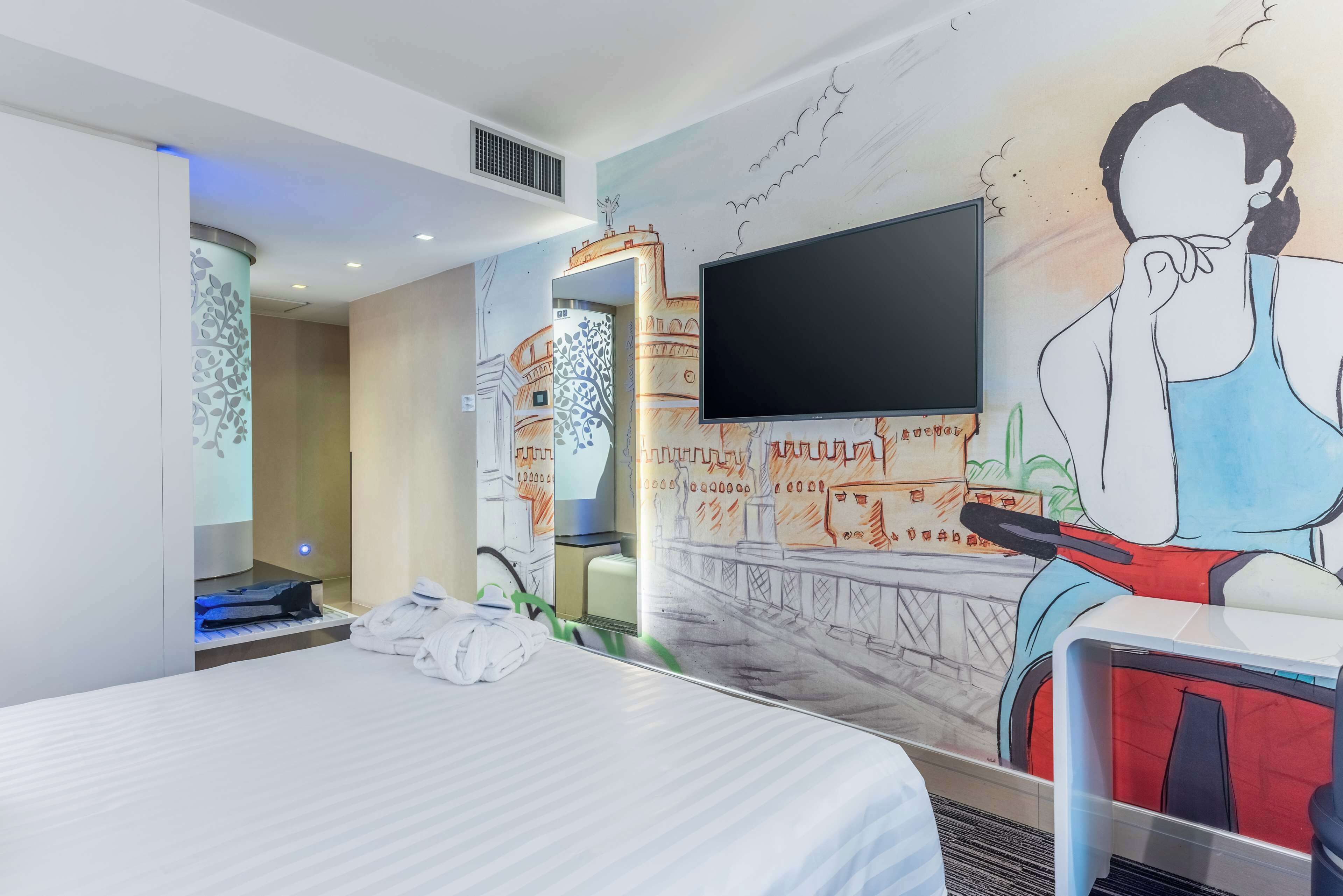 Comfort Room, Multiple Beds, Smoking | Premium bedding, minibar, in-room safe, desk