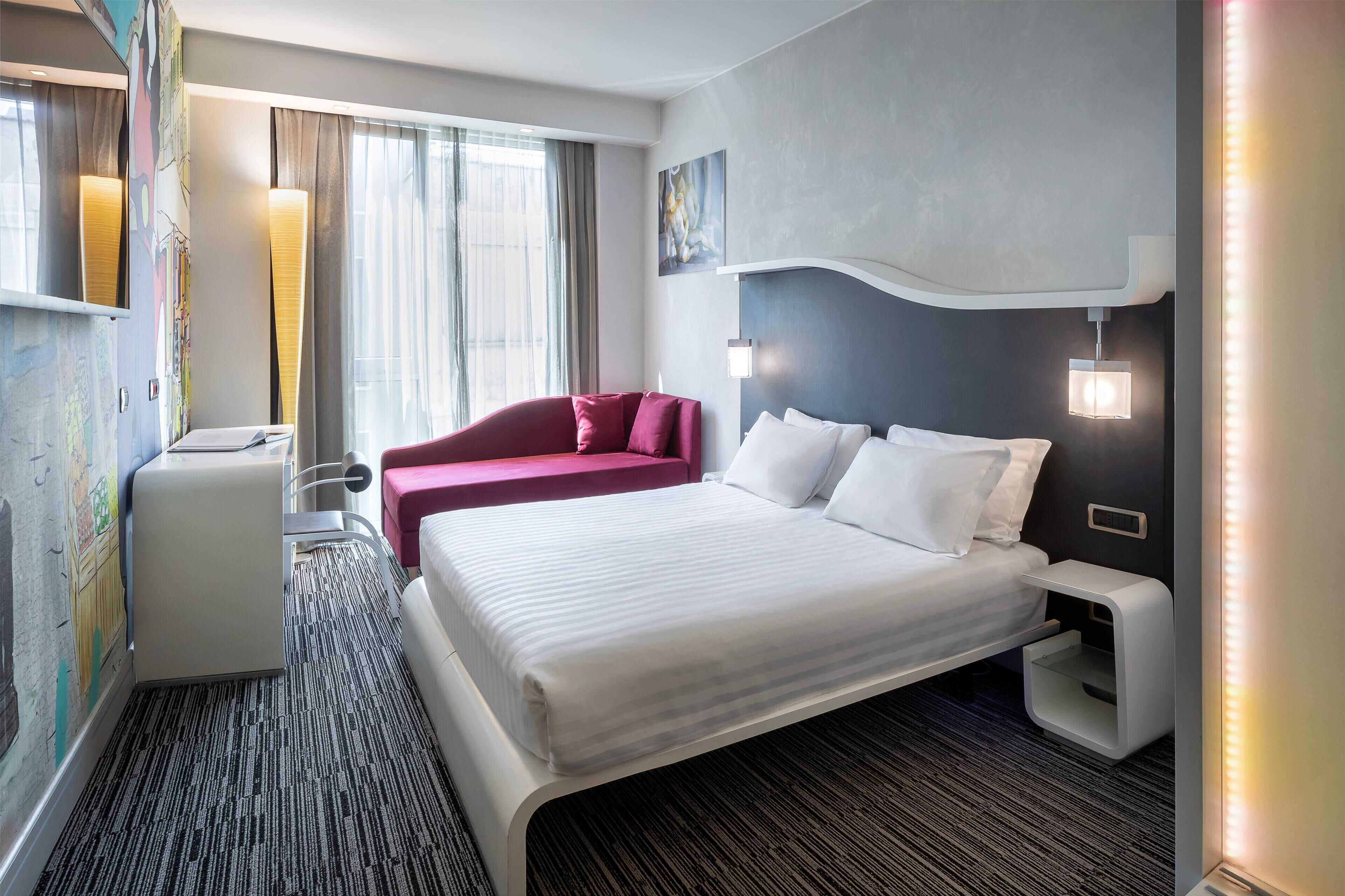 Comfort Room, Multiple Beds | Premium bedding, minibar, in-room safe, desk