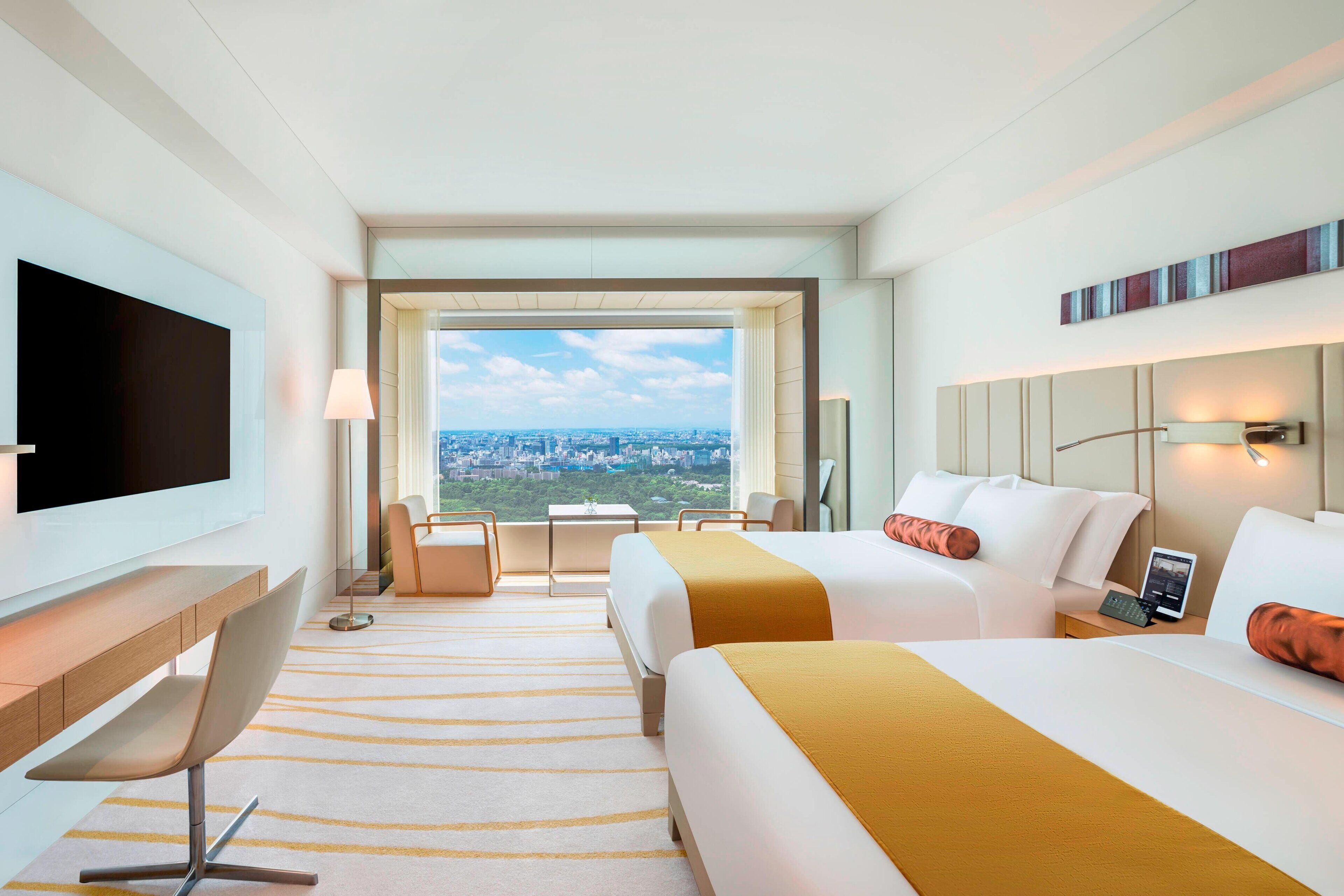 Habitación Premier, 1 cama doble | Minibar, caja fuerte, escritorio y cortinas opacas