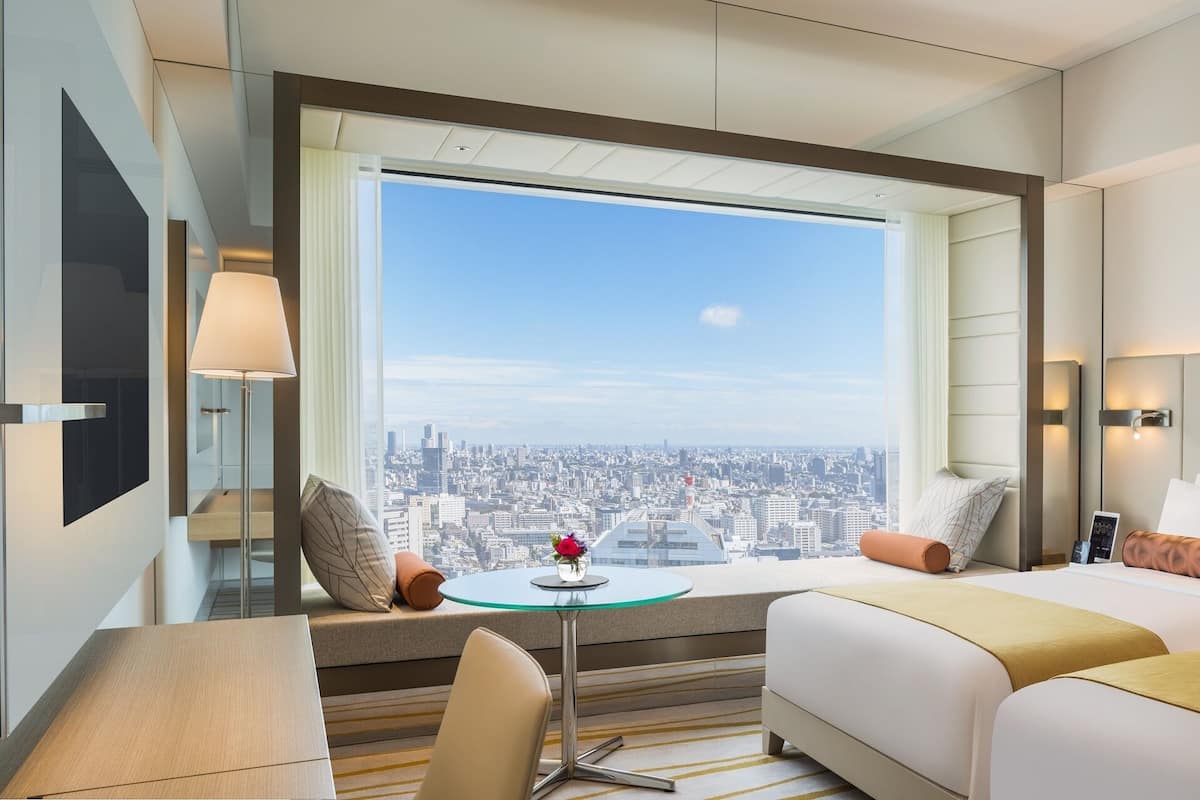 Deluxe Twin Room, Non Smoking | 1 bedroom, minibar, in-room safe, desk