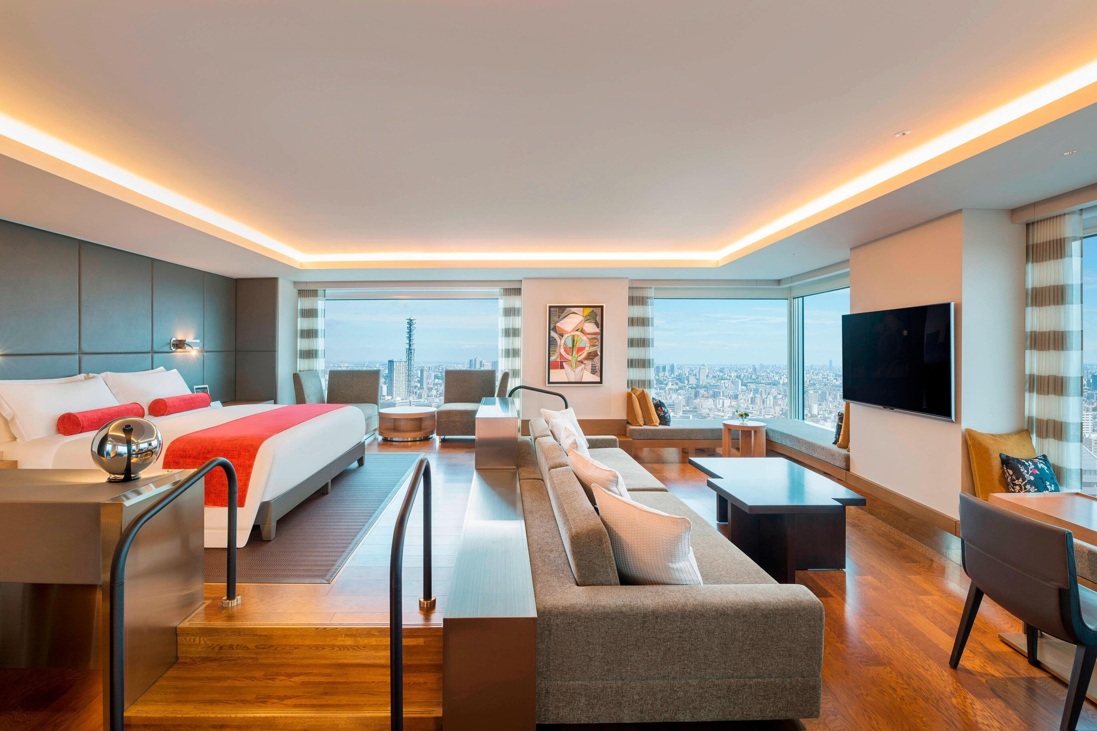 Designer's Suite with Club Lounge Access | Minibar, in-room safe, desk, blackout drapes