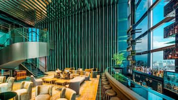 2 bares o lounges