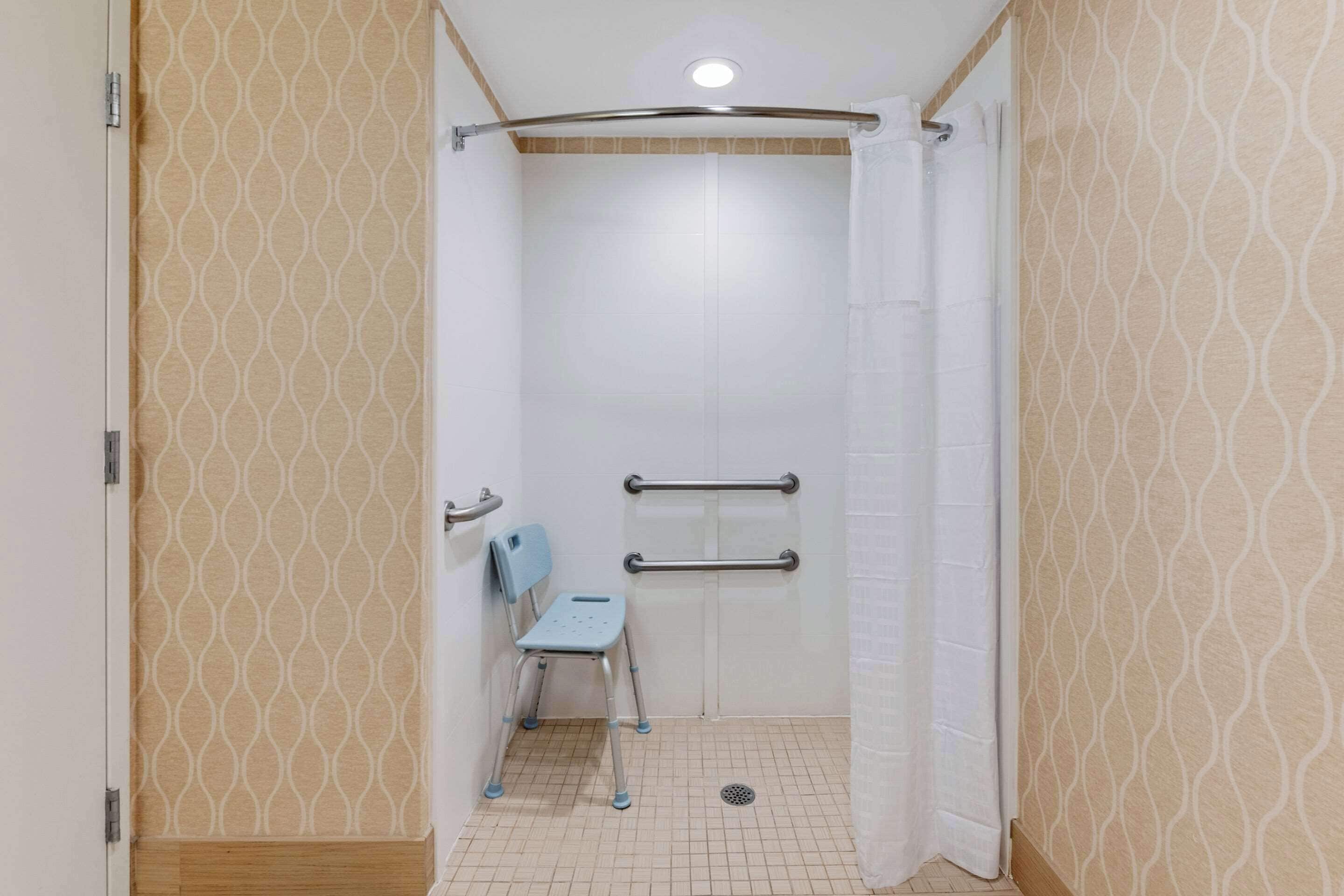 suite | individually decorated, individually furnished, desk, laptop workspace