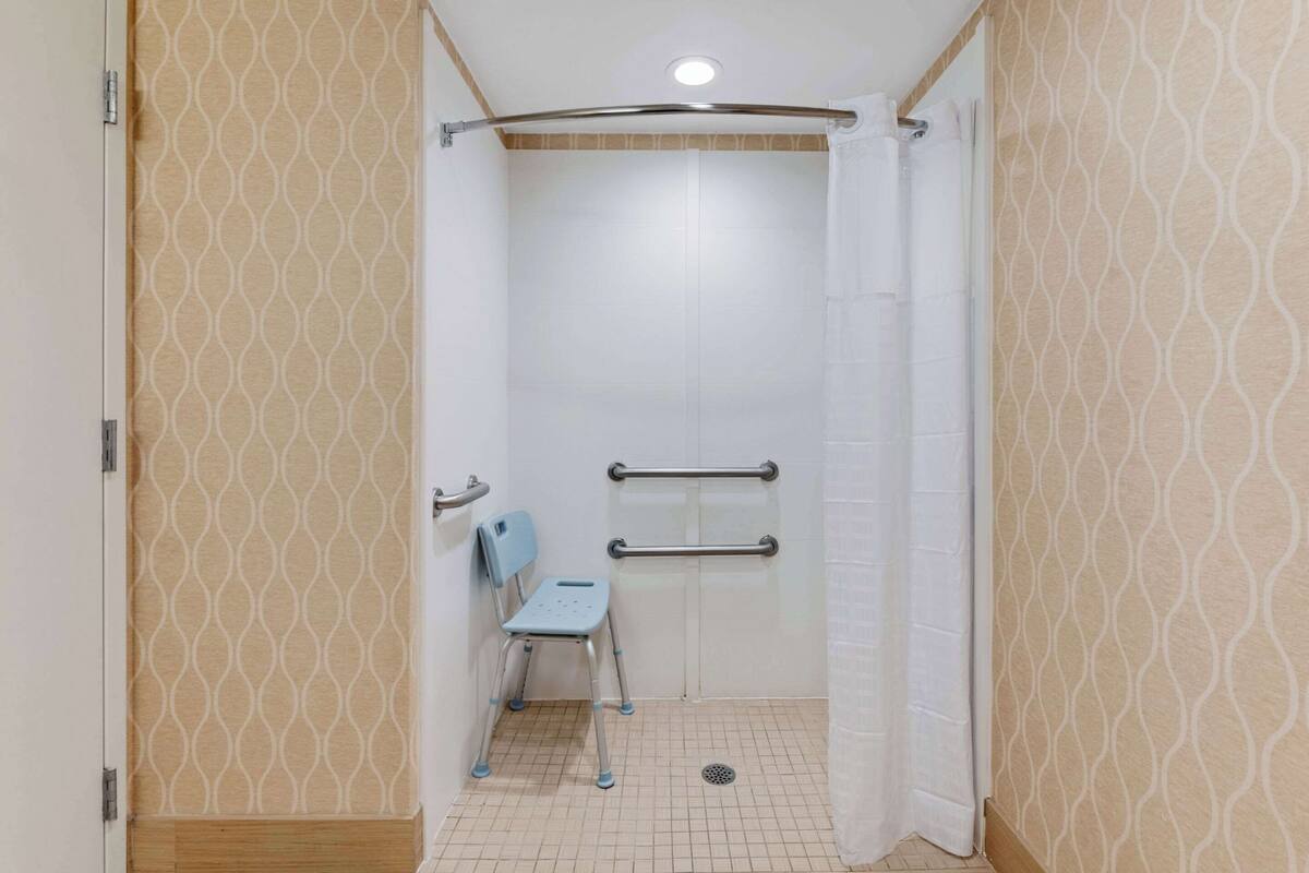 suite | individually decorated, individually furnished, desk, laptop workspace