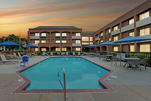 Pool - Comfort Suites Chesapeake - Norfolk (Chesapeake)