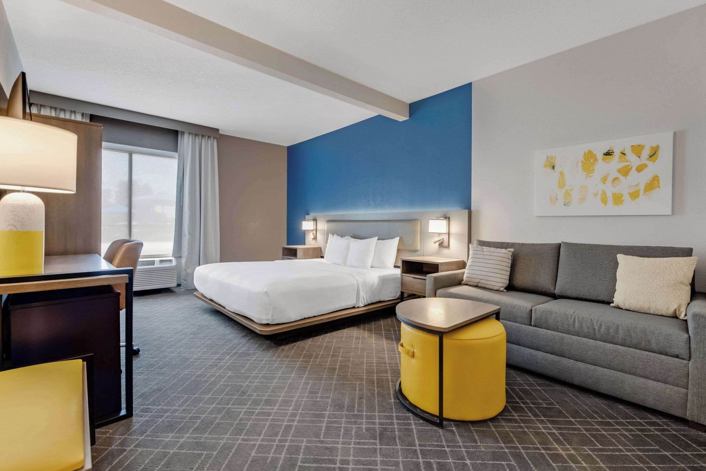 individually decorated, individually furnished, desk, laptop workspace