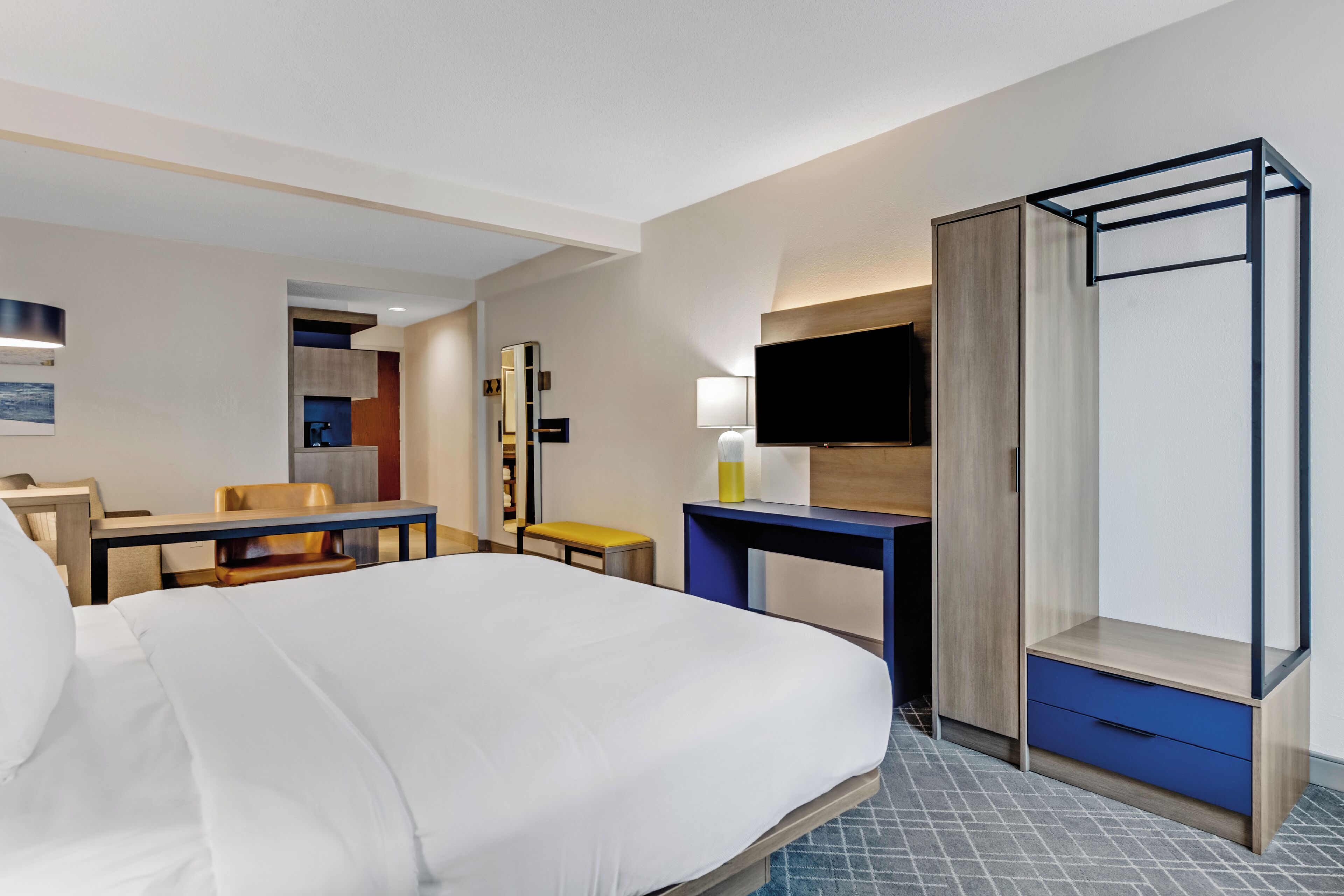 Suite, 1 King Bed with Sofa bed | Individually decorated, individually furnished, desk, laptop workspace