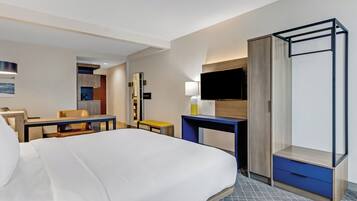 Suite, 1 King Bed with Sofa bed | Individually decorated, individually furnished, desk, laptop workspace